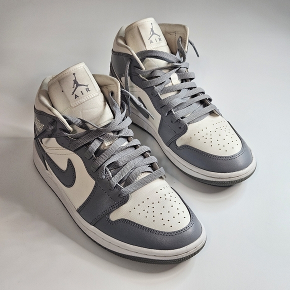 Nike Air Jordan 1 Mid Stealth Grey Women 9 - Picture 1 of 5